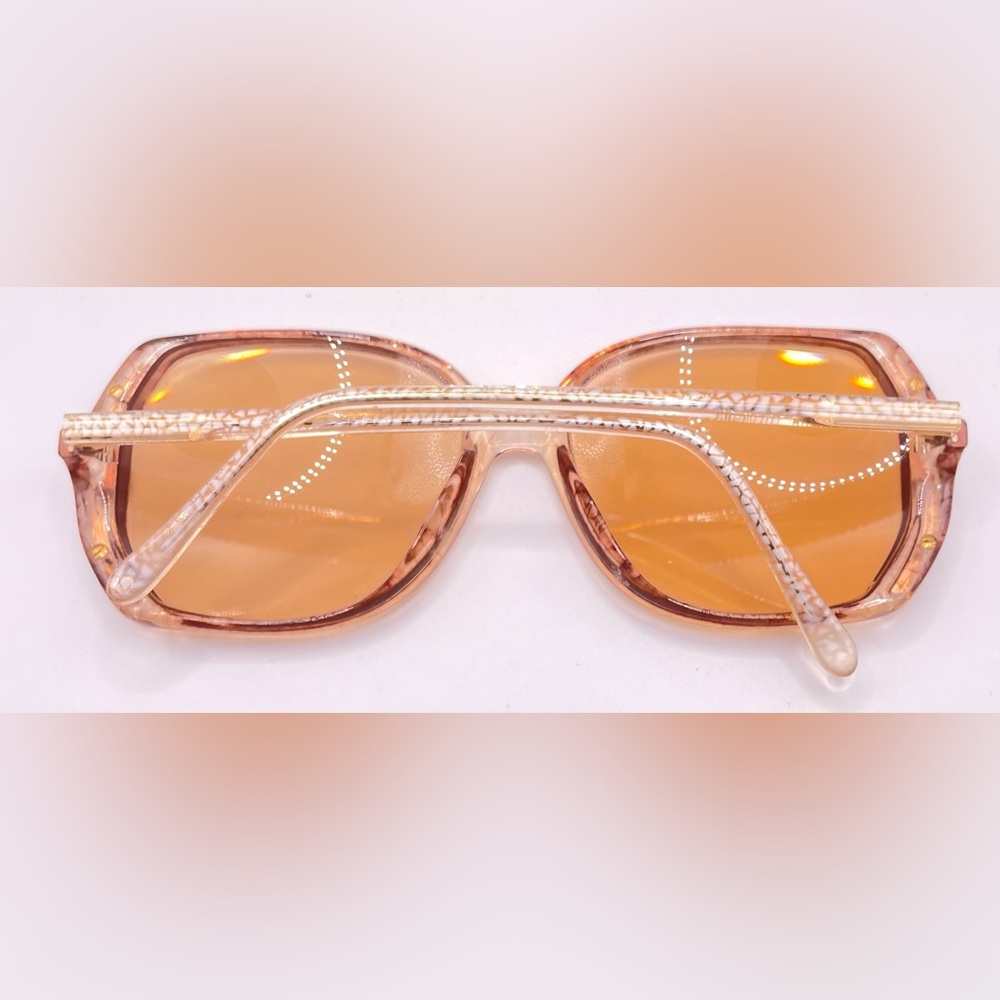 Vintage Ruth Brown Translucent Oval - Picture 4 of 8